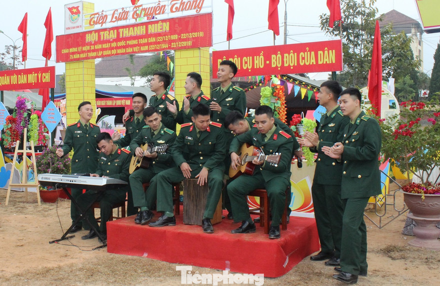 Hội trại là dịp để ĐVTN Quân đội và các lực lượng thể hiện tài năng và nhiệt huyết tuổi trẻ