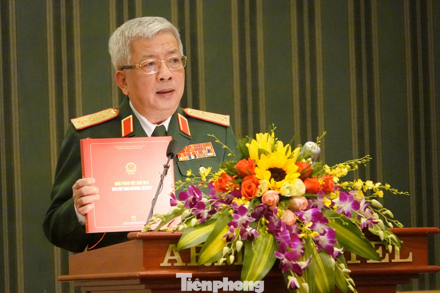 Thứ trưởng Quốc phòng Nguyễn Chí Vịnh công bố Sách trắng và Sách ảnh Quốc phòng Việt Nam 2019, chiều 25/11