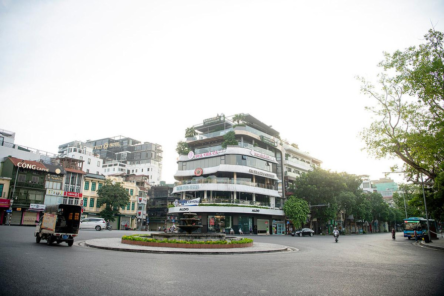 Hà Nội tiếp tục giãn cách xã hội thêm 15 ngày 