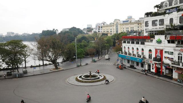 Hà Nội giãn cách đến 6/9: Cảnh báo hậu quả việc lơ là, mất cảnh giác