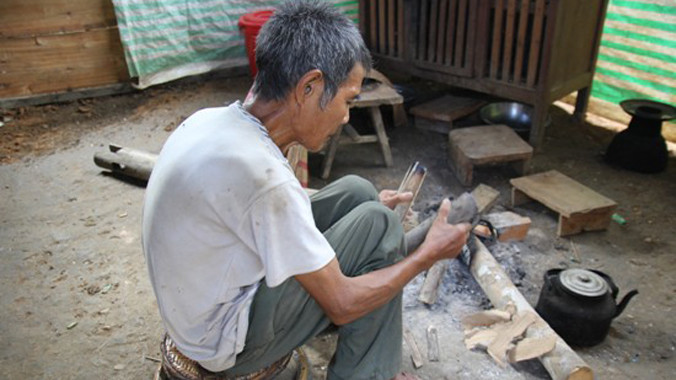 Người dân Tày Pọong chưa hết lo cho ông Lo Văn Bình