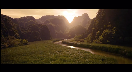 Trailer này khiến người hâm mộ sốt sắng mong ngày công chiếu bởi các danh thắng của Việt Nam đẹp lộng lẫy trong đó hang Én, hang động lớn thứ 3 thế giới xuất hiện bên trong các cảnh quay bí ẩn, thần tiên khiến công chúng hết sức ngỡ ngàng.