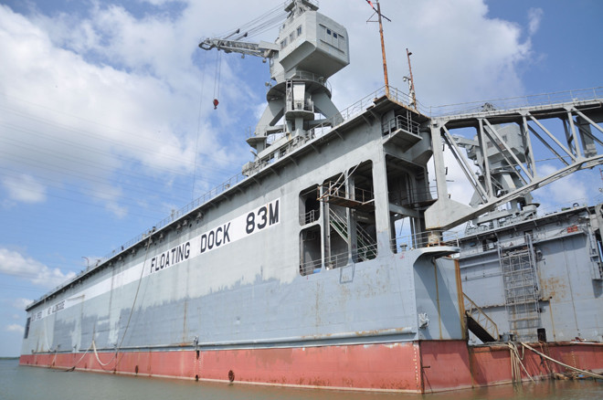 Ụ nổi 83M nằm chết tại Cảng Đồng Nai - Tang vật trong vụ án Dương Chí Dũng (Vinalines) làm thất thoát hàng triệu USD. Ảnh: Nguyễn Linh