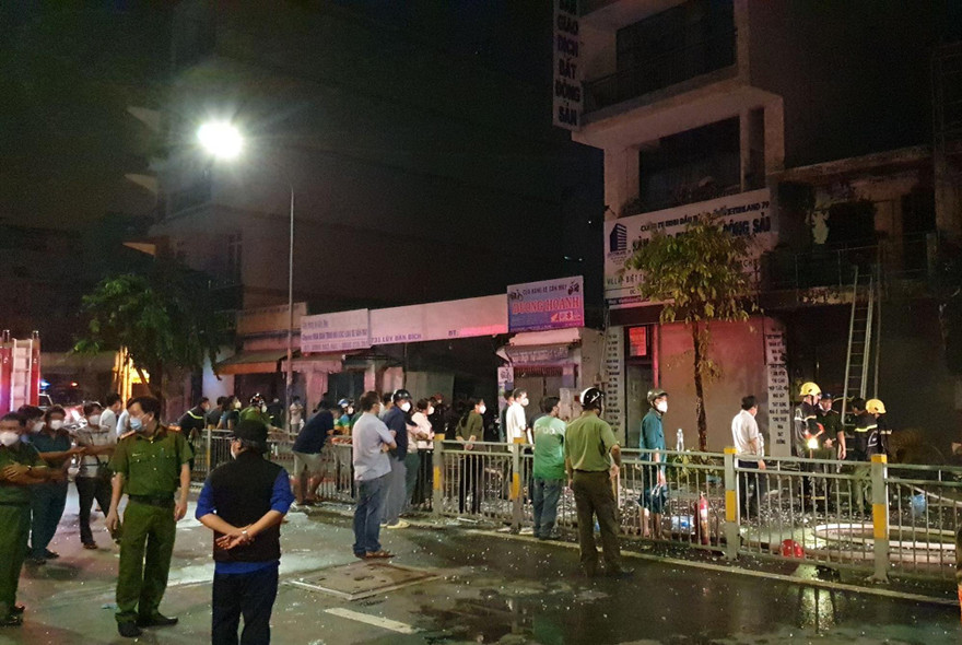 Lực lượng chức năng điều tra vụ việc.