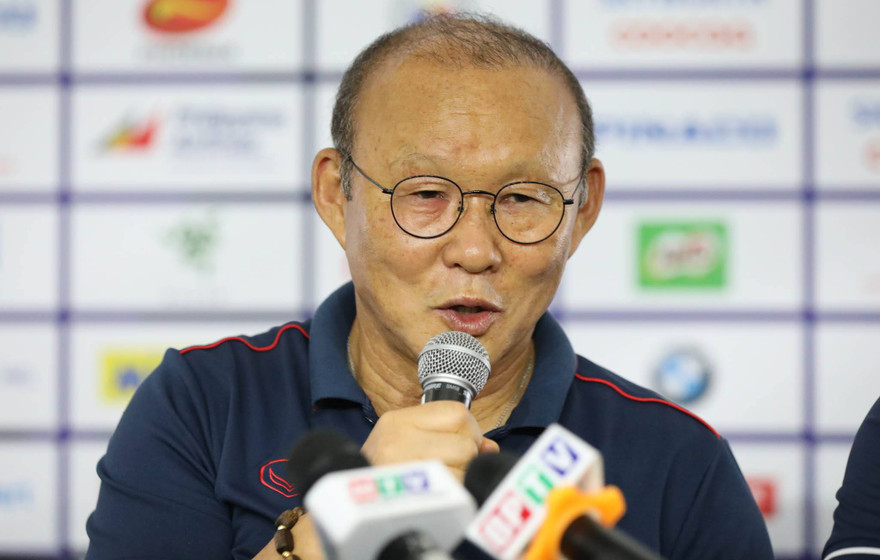 Campuchia cáo buộc U22 Việt Nam có 'gián điệp', HLV Park Hang Seo bật cười