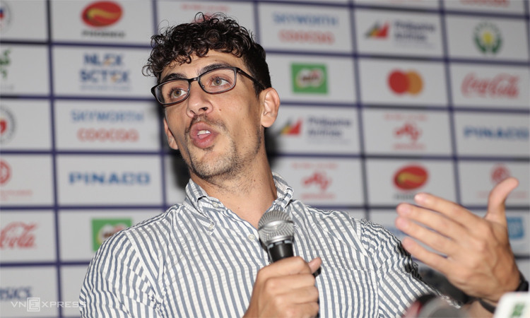 HLV Felix Dalmas. Ảnh: Vnexpress