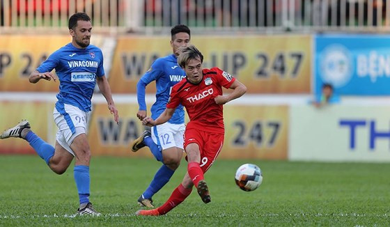 Văn Toàn lập cú đúp bàn thắng. Ảnh: SGGP