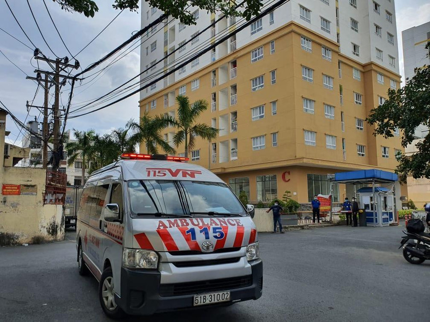 Người đàn ông tử vong khi rơi từ tầng cao chung cư xuống đất