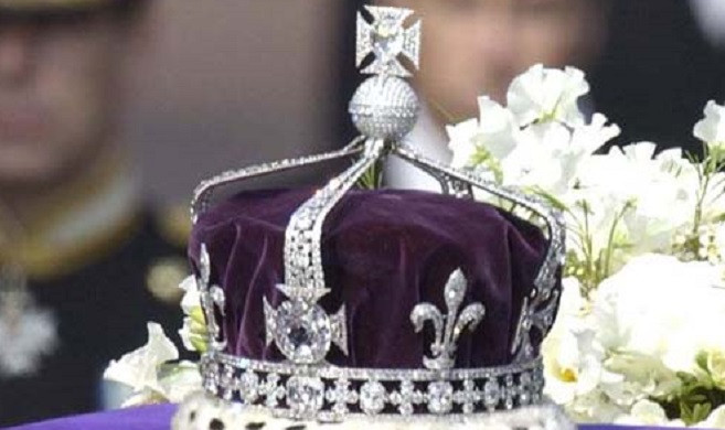Viên kim cương gắn trên vương miện hiện được trưng bày trong tháp London