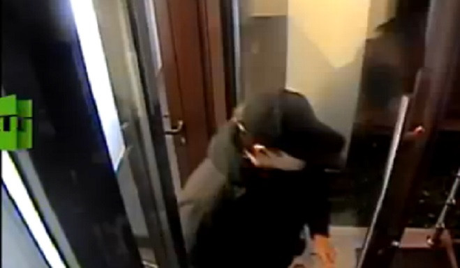 Dùng thuốc nổ phá hủy cây ATM để trộm tiền