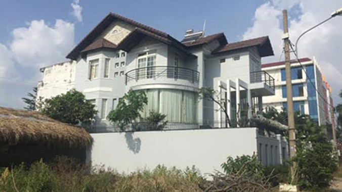 Khu dân cư Bắc Rạch Chiếc, nơi có nhiều đại gia khóc ròng vì những căn biệt thự tiền tỉ.