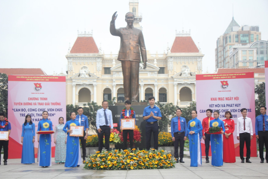 TPHCM tuyên dương 63 cán bộ, công chức, viên chức