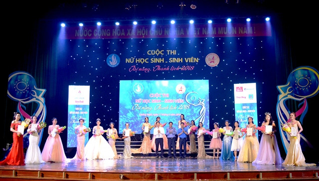 Hà Thy đoạt ngôi quán quân Nữ sinh tài năng - thanh lịch Quảng Ngãi