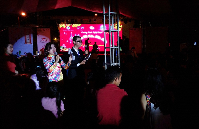 Sinh viên mang hương Tết đến với thanh niên công nhân 