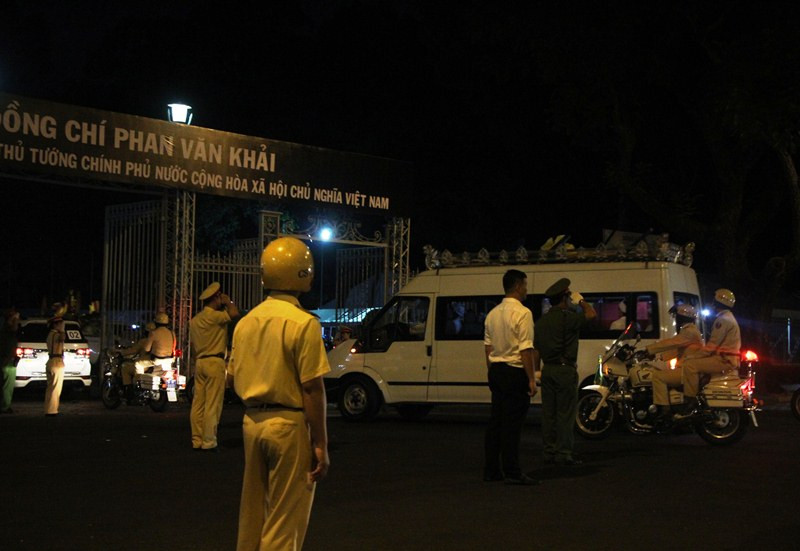 Linh cữu cố Thủ tướng Phan Văn Khải về đến Hội trường Thống Nhất