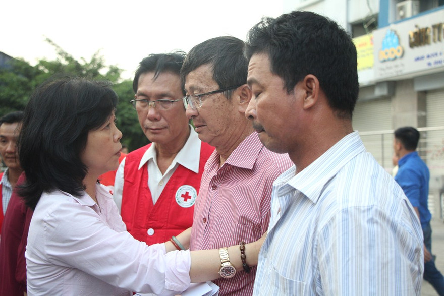 Hội Chữ thập đỏ cứu trợ khẩn cấp người dân thiệt hại trong vụ cháy 