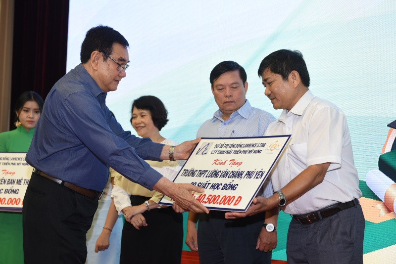 Quỹ Lawrence S. Ting trao học bổng trị giá 8,39 tỷ đồng