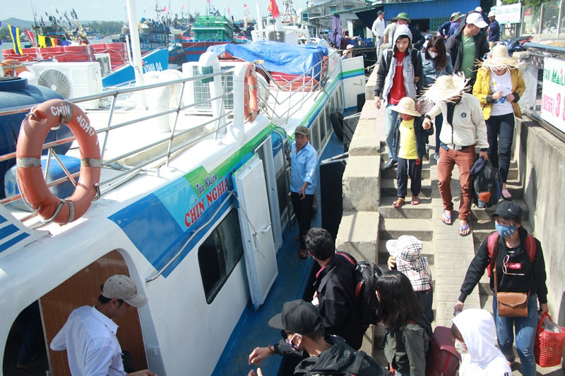 Dịp Tết, đảo Lý Sơn đón hơn 6.000 khách du xuân