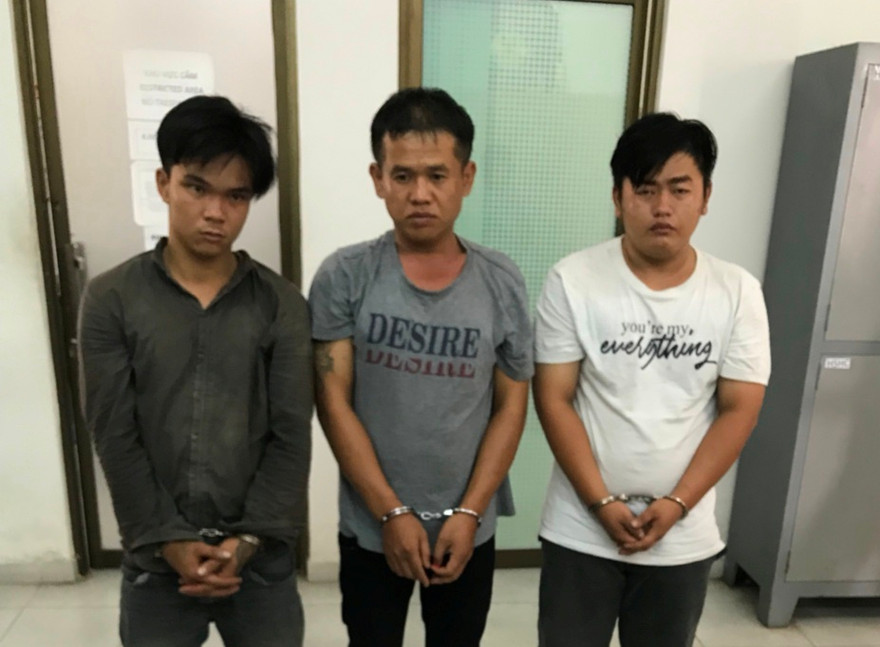 Nam, Long và Khoa tại công an.