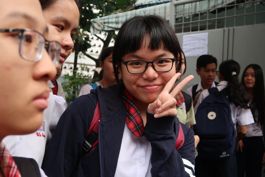 Đề Văn lớp 10 TPHCM: Dùng toán để nói về quan hệ cha mẹ và con