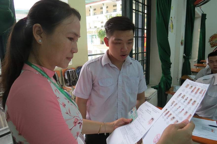 TPHCM hoàn tất chấm Văn thi THPT quốc gia, không có điểm 9?