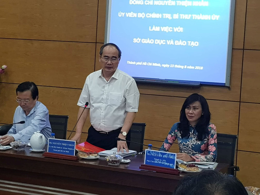 Bí thư thành ủy TPHCM cho biết, TP đang xem xét miễn giảm học phí bậc THCS 