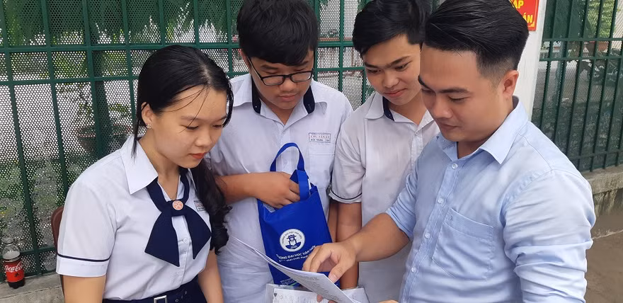 Điểm sàn của trường đại học Kinh tế TPHCM từ 16- 18