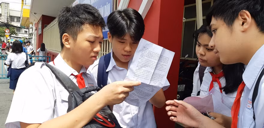 Thí sinh dự thi lớp 10 ở TPHCM