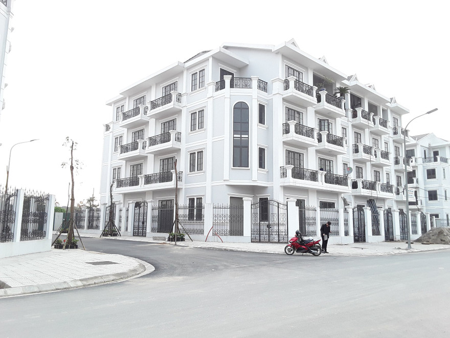 Bất động sản ‘ngấm đòn’ siết tín dụng