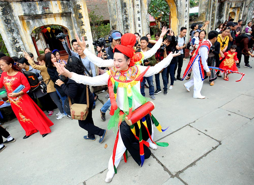 Độc đáo Lễ hội Con đĩ đánh bồng