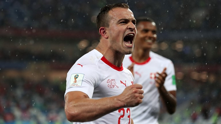Xhaka, Shaqiri giúp Thụy Sĩ ngược dòng hạ Serbia