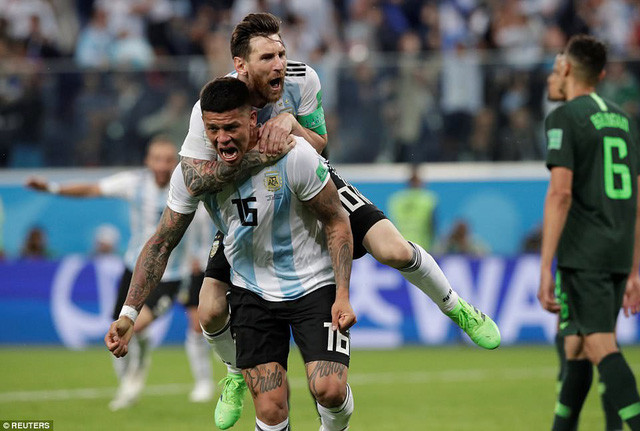 Croatia quá mạnh, Argentina 'từ cõi chết trở về'