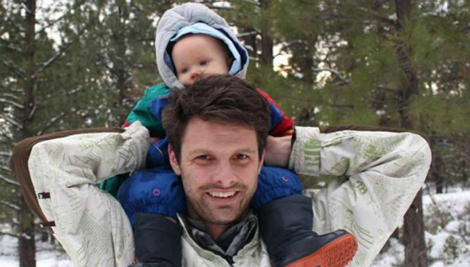 Anh Alex Green và con trai. Ảnh: Courtesy of Alex Green.