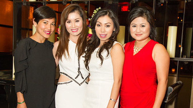 Ngày 29/11, Đan Trường và bà xã Thủy Tiên tổ chức buổi tiệc sinh nhật ấm cúng bên bạn bè và gia đình tại Mỹ.