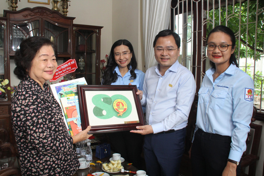Bí thư thứ nhất T.Ư Đoàn Nguyễn Anh Tuấn tri ân cán bộ Đội TNTP Hồ Chí Minh các thời kỳ