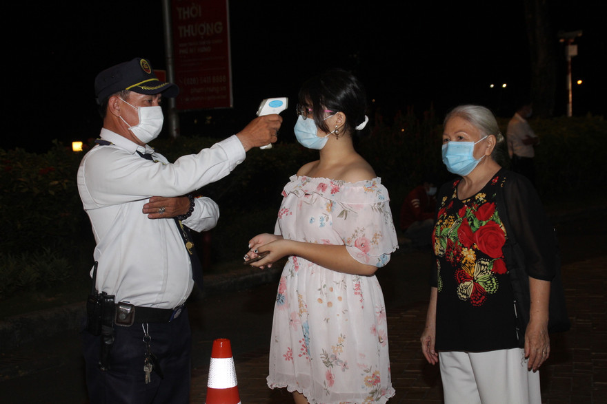 Hội hoa xuân Phú Mỹ Hưng mang cảnh trí các nước lân cận để chia sẻ với du khách không về nước dịp Tết 