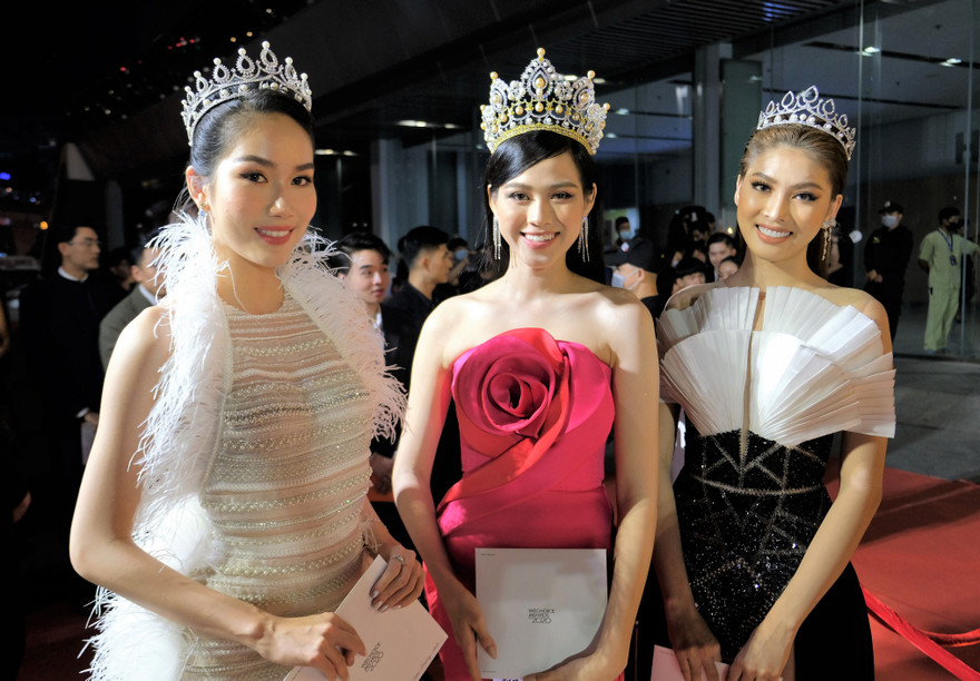 Top 3 HHVN 2020 và dàn người đẹp khoe sắc trên thảm đỏ WeChoice 2020