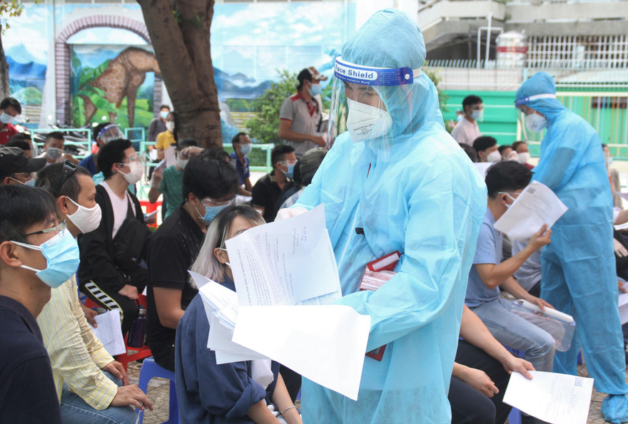  Nghệ sỹ TPHCM và hành trình hơn 2 tháng đi tình nguyện chống dịch không ngơi nghỉ 