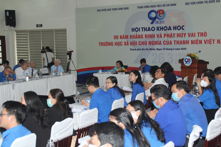 Tạo dựng niềm tin và vững tin vào người trẻ 