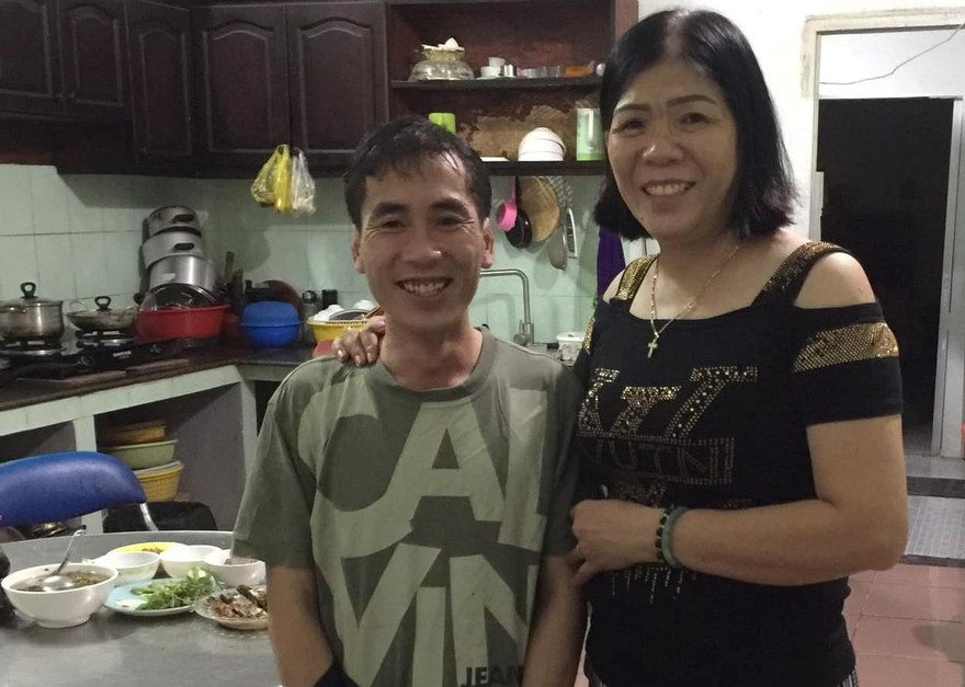 Cái kết đẹp của người đàn ông không nhà được cộng đồng mạng tìm giúp đỡ