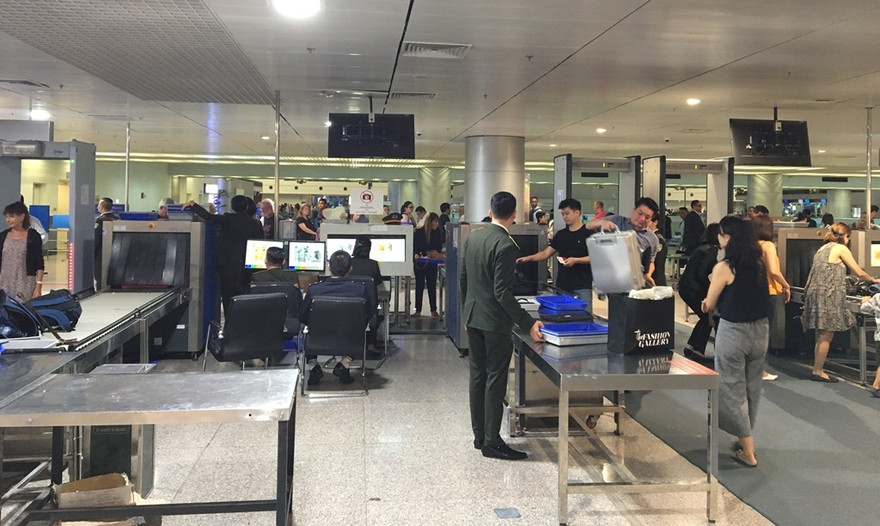 Hai vợ chồng bị phạt vì mang 200 triệu xuất cảnh mà không khai báo.