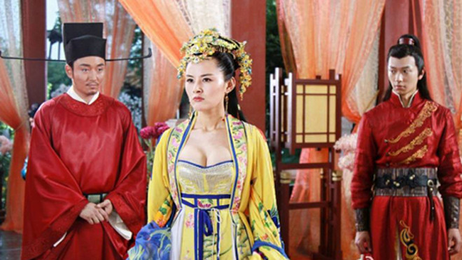 Hãng Tân hoa xã mới đây đưa tin phim truyền hình "Bao Thanh Thiên" phiên bản 2016 đang vào giai đoạn cuối của quá trình quay tại Hoành Điếm, Trung Quốc. Dù chưa hoàn tất, những hình ảnh đầu tiên tại phim trường thu hút sự chú ý của truyền thông và người h