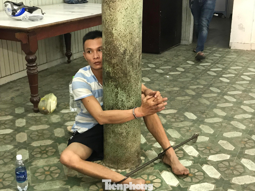 Tạ Quang Ngọ tại công an.