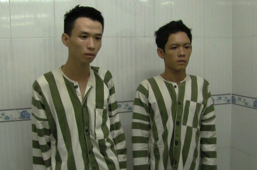 Minh và Tuấn tại công an.