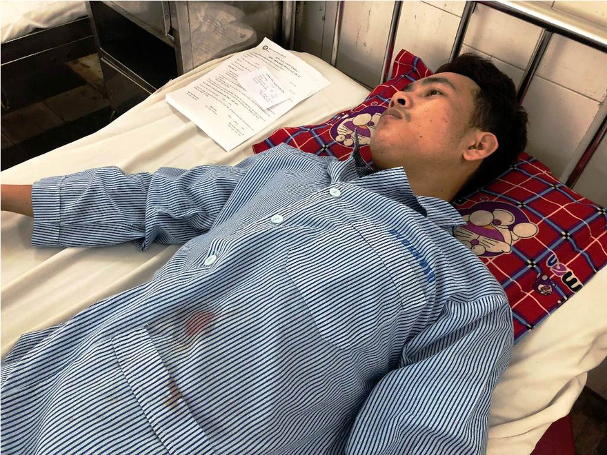 Anh Tùng bị đâm đứt động mạch chủ tay trái.