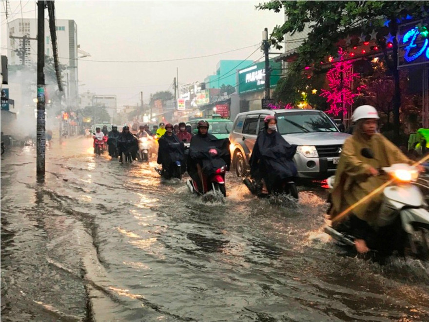 Bão số 9 kết hợp triều cường đạt đỉnh nguy cơ gây ngập lụt nặng tại TPHCM.