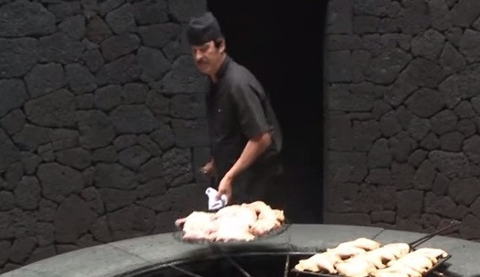 Nhà hàng nướng thức ăn bằng hơi nóng núi lửa