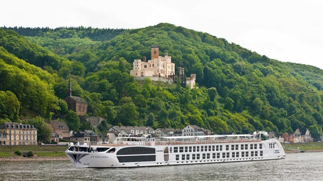 Thiết kế cổ điển cùng cách bài trí tuyệt đẹp biến S.S Maria Theresa thành du thuyền trên sông sang trọng dành cho những người giàu.