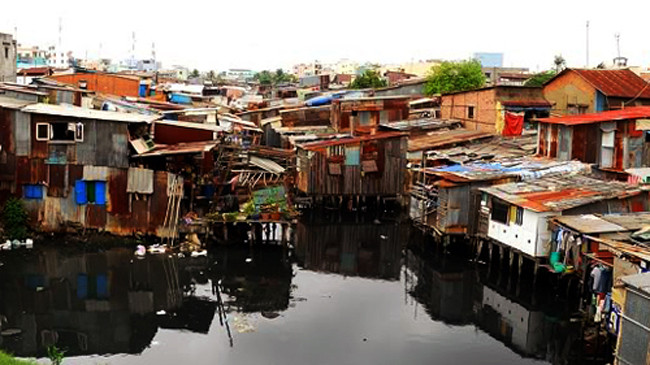 Một khu nhà "ổ chuột" ở quận 8, TP HCM. Ảnh: Duy Trần.