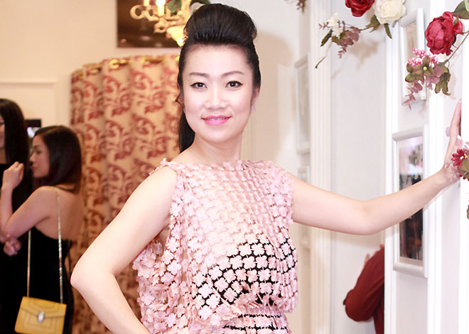 Nữ diễn viên múa rối ra mắt thương hiệu thời trang